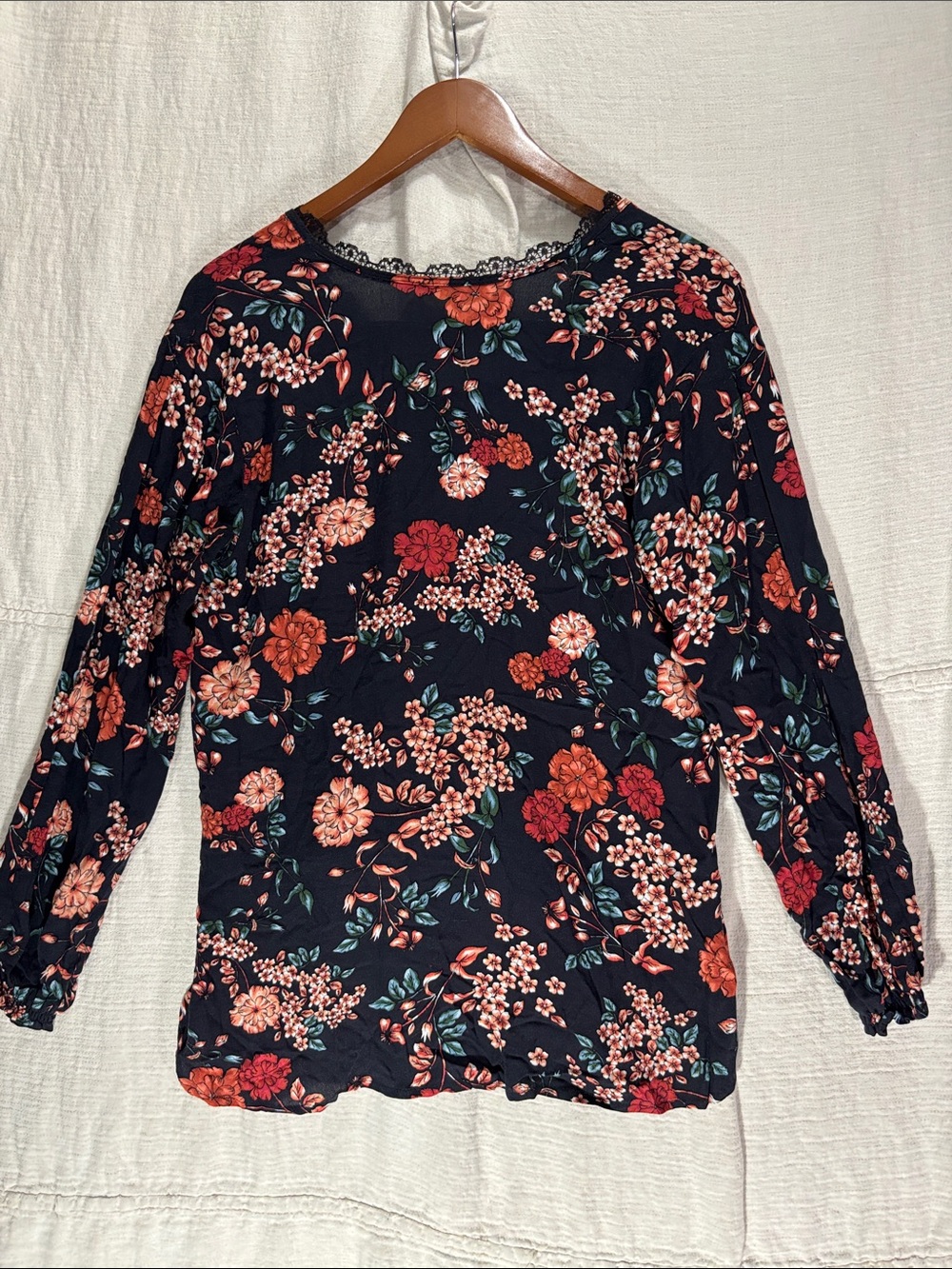 Democracy Floral Wrap Blouse Navy Blue High Low Faux Wrap Lace Trim Boho XS - Picture 7 of 8